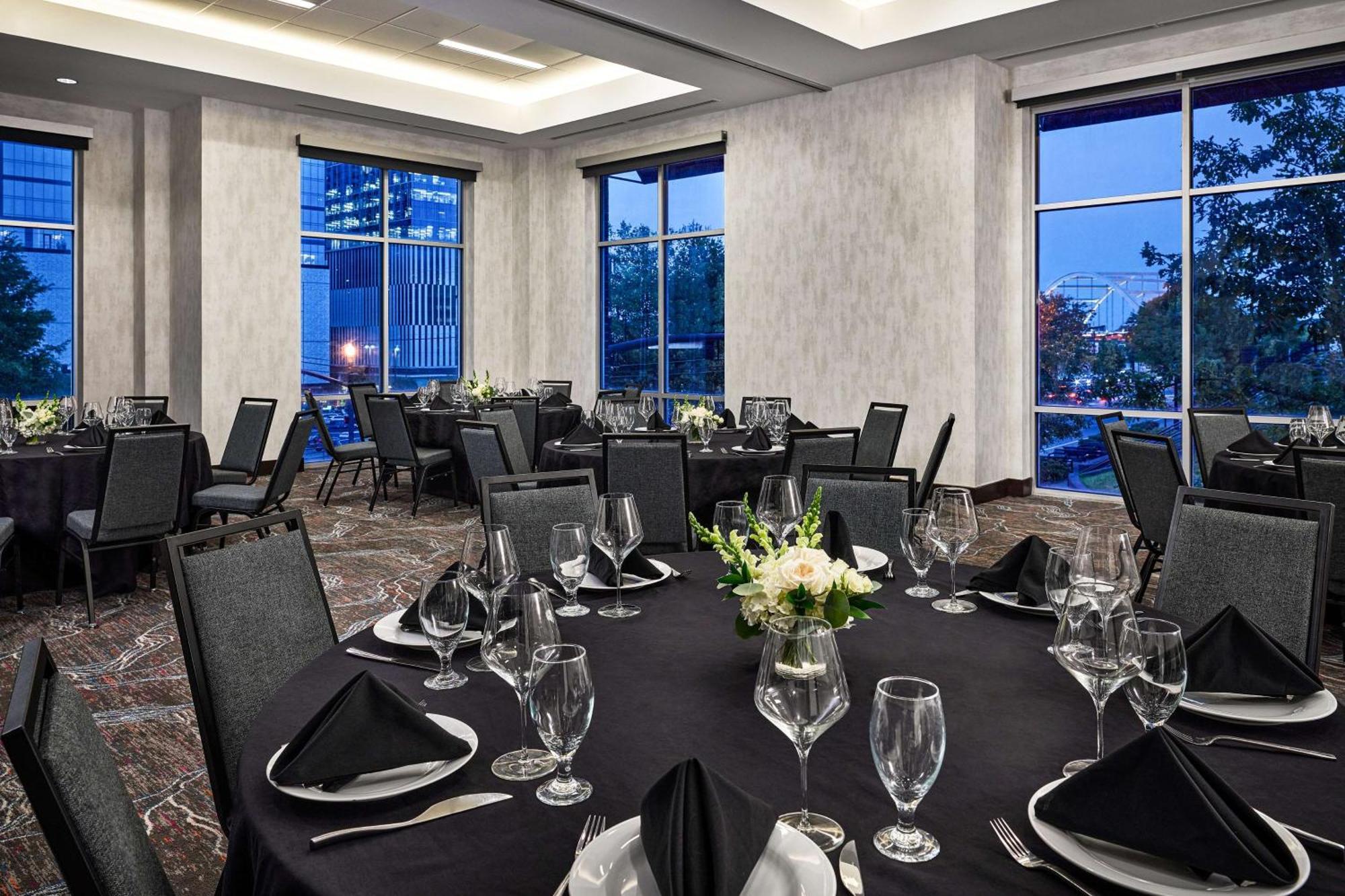 Hilton Garden Inn Nashville Downtown Convention Center Exterior foto